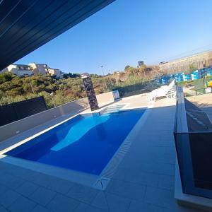 Bazén v ubytování Primošten Pool Fantasy apartmant nebo v jeho okolí
