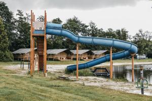 Bazén v ubytování Camping de Kleine Wielen nebo v jeho okolí