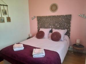 Posteľ alebo postele v izbe v ubytovaní GITE CHEZ MONETTE