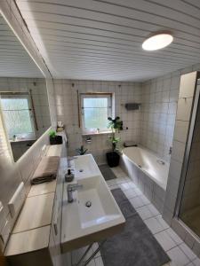 Koupelna v ubytování Schöne 2 Zimmerwohnung in Crailsheim + 5 fotografií