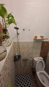 Ένα μπάνιο στο The Backyard Hostel +13 φωτογραφίες
