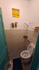 The Backyard Hostel的一间浴室