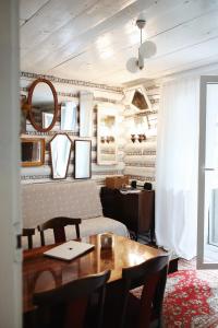 Khu vực ghế ngồi tại Piwniczna 187 - Vintage House