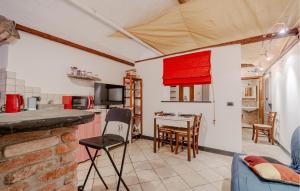 Dapur atau dapur kecil di Nice Apartment In Camogli With Wifi