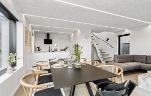 Khu vực ghế ngồi tại 3 Bedroom Stunning Home In Skagen