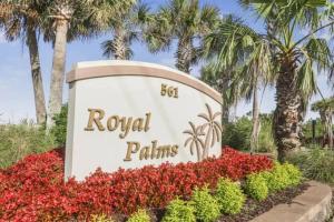 Breezy Does It Royal Palms 404 DIRECT GULF FRONT外面的花园