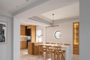 A kitchen or kitchenette at Villa Kalliston