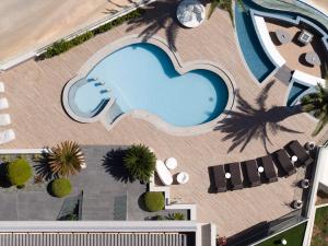 The swimming pool at or close to Villa Kalliston