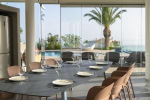 The swimming pool at or close to Villa Kalliston