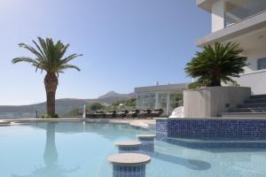 The swimming pool at or close to Villa Kalliston