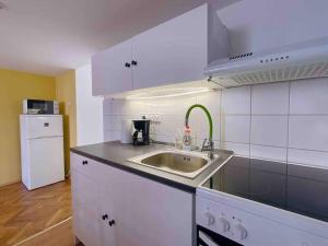 B Downtown modern apartment 1085 Budapest, József körút 9 kép - 2
