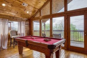 Foto sihtkohas Pigeon Forge asuva majutusasutuse Dog Friendly, Pool, Hot Tub, Pool Table, Arcade galeriist