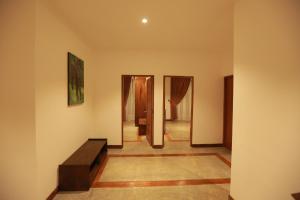 Een zitgedeelte bij Refresh Hotel Hikkaduwa