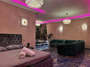 Posezení v ubytování Mirror Suite Luxury