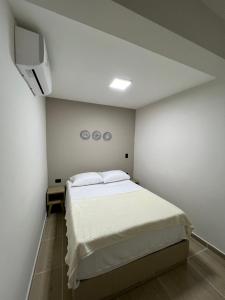 Postel nebo postele na pokoji v ubytování Laureles Inn + 37 fotografií