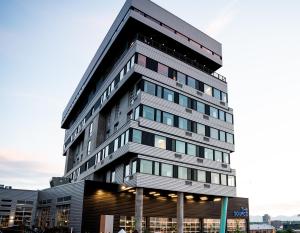 อาคารที่มีโรงแรม