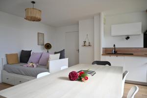 Χώρος καθιστικού στο Appartement Spacieux et Moderne à 10 minutes du port de Vannes