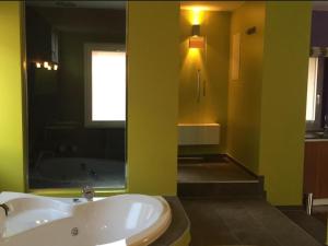 Le Suites al Lago的一间浴室