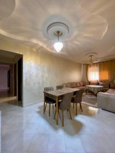 Χώρος καθιστικού στο Appartement Haut Standing en Plein Coeur de la Ville