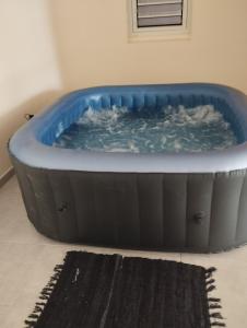 Foto dalla galleria di Charmant logement situé à la campagne avec Spa a Le Robert