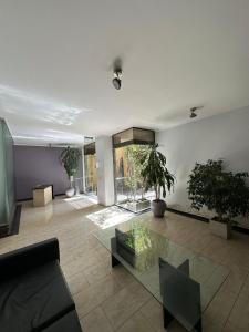 Departamento 1 dorm con cochera Nueva Córdoba 1 E INVERHOME INMOBILIARIA的休息区