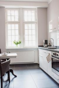 A kitchen or kitchenette at Ferienwohnung Oliver92