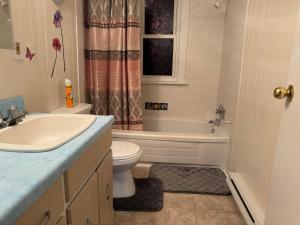 Gallery image of 2 Bedroom Cozy Stay Near Niagara Falls in Welland