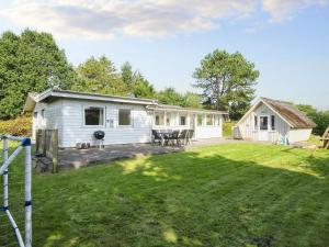 Garður fyrir utan Tranquil Retreat with Spa and Garden-By Traum