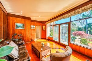 Χώρος καθιστικού στο StayAU Spacious 6BR McKinnon Pool Home
