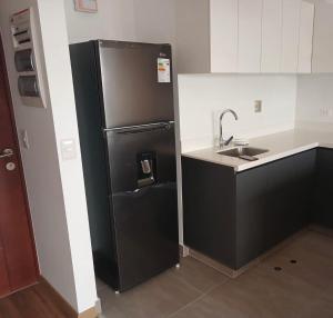 BRAND NEW BEDROOMS near the heart of MIraflores廚房或簡易廚房