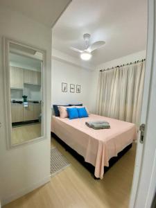 Postel nebo postele na pokoji v ubytování 05 - Apto Studio Liberdade Sé 500'Metrô