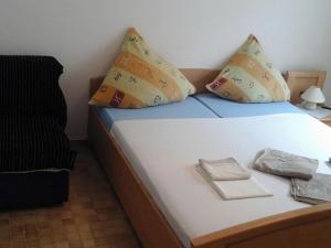 Postel nebo postele na pokoji v ubytování Apartments and Room Katja - Studio Apartment