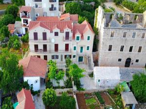 an overhead view of a group of houses at Apartments Paloc - Standard One-bedroom Apartment with Balcony uti in Bol