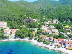 an aerial view of a resort near the water at Apartment Marjana Prizba with terrace in Prizba +13 photos