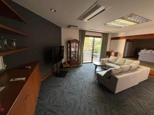 Fotografie z fotogalerie ubytování NOBU House 都会の喧騒から離れた隠れ家豪邸ステイ supported by COCOSTAY v destinaci Hirošima
