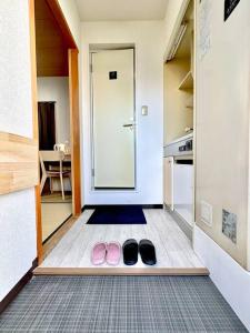 大阪301号室駅2分格安和室民泊専用ミニキッチンとバスルーム付きアクセス抜群的相册照片