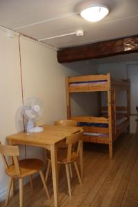 Postel nebo postele na pokoji v ubytování STF Hostel Mariestad + 37 fotografií