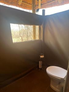 Bilik mandi di Rockfig Tented Camp
