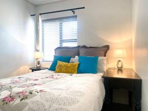 Galeri foto Lock-Up and Go apt with parking di Fish Hoek