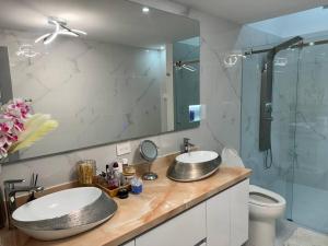 Koupelna v ubytování Luxury Home Medellin + 23 fotografií