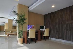 TV a/nebo společenská místnost v ubytování Mars City Hotel
