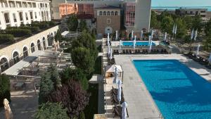 Bazén v ubytování Iaki Conference & Spa Hotel nebo v jeho okolí