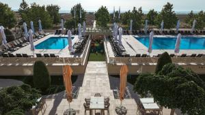 Bazén v ubytování Iaki Conference & Spa Hotel nebo v jeho okolí