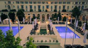 Bazén v ubytování Iaki Conference & Spa Hotel nebo v jeho okolí