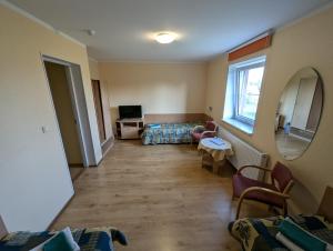 Postel nebo postele na pokoji v ubytování Heleni Maja Külalistemaja