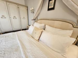 Una cama o camas en una habitación de Klein Holland