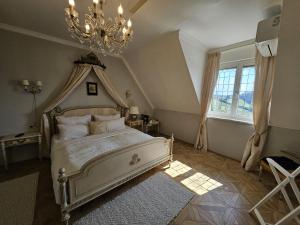Una cama o camas en una habitación de Klein Holland