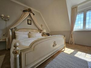 Una cama o camas en una habitación de Klein Holland