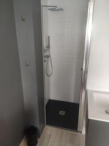 Koupelna v ubytování Maison lumineuse, quartier calme, proche mer, 8 personnes
