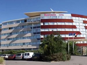 Budova, kde se hotel nachází + 37 fotografií